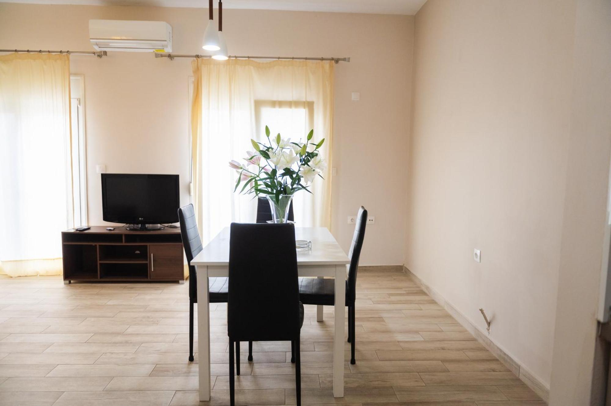 Central Luxurious Suite Near Lighthouse 亚历山德鲁波利斯 外观 照片